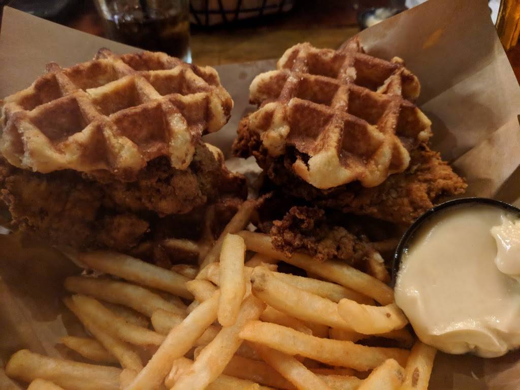 Troll Pub | restaurant | 216 Wayne Ave, Dayton, OH 45402, USA | 9377237709 OR +1 937-723-7709