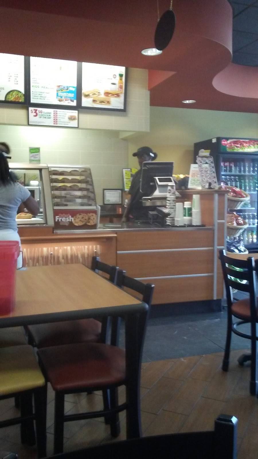 Subway Restaurants | restaurant | 3841 E Loop 820 S, Fort Worth, TX 76119, USA | 8174573846 OR +1 817-457-3846