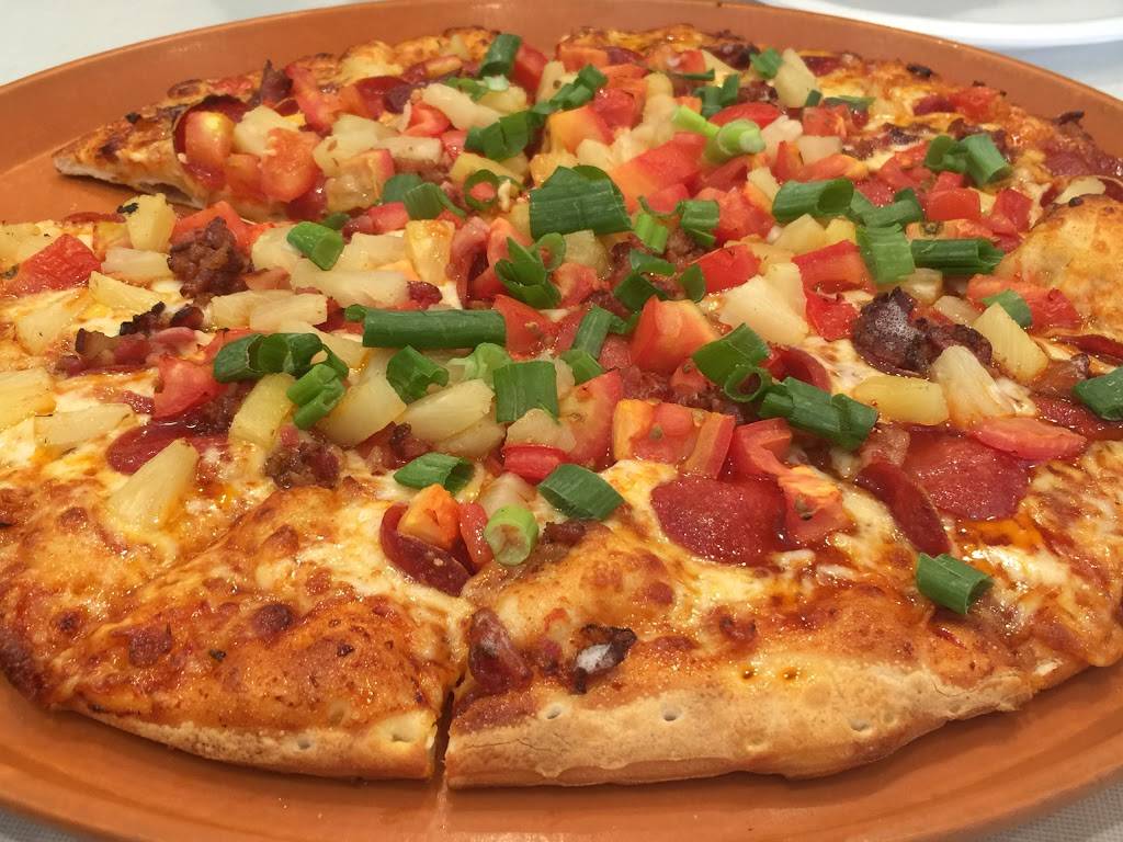 Round Table Pizza | meal delivery | 2550 Berryessa Rd, San Jose, CA 95132, USA | 4082588505 OR +1 408-258-8505