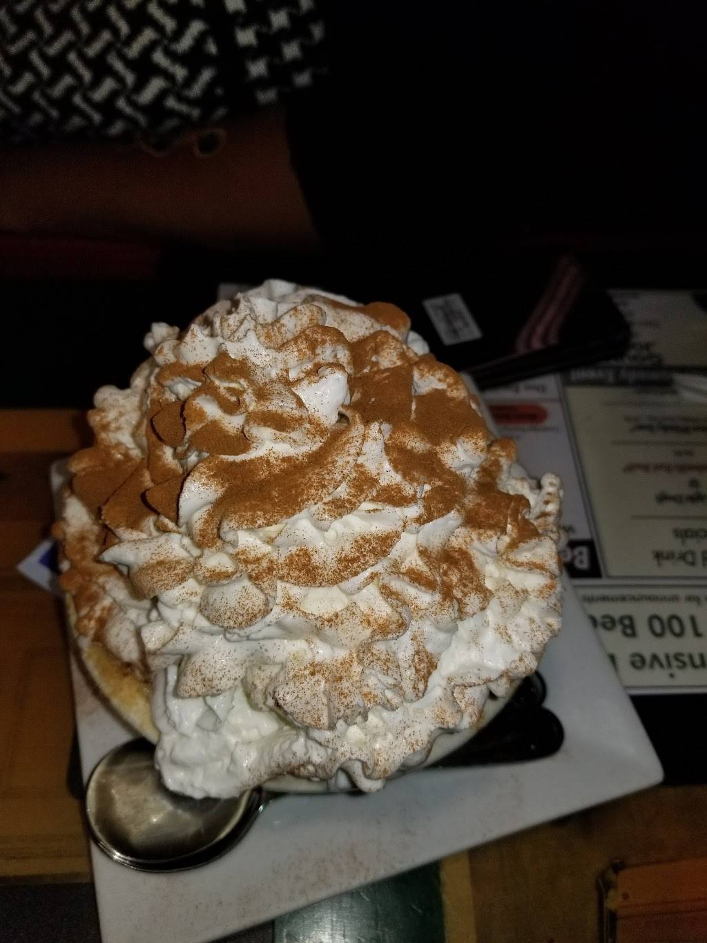 Rockwells | restaurant | 105 Wolfs Ln, Pelham, NY 10803, USA | 9147385881 OR +1 914-738-5881