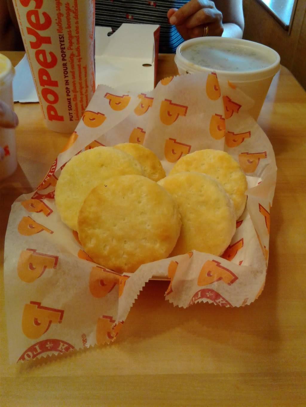 Popeyes Louisiana Kitchen | restaurant | 511 W Irving Park Rd, Bensenville, IL 60106, USA | 6305956333 OR +1 630-595-6333