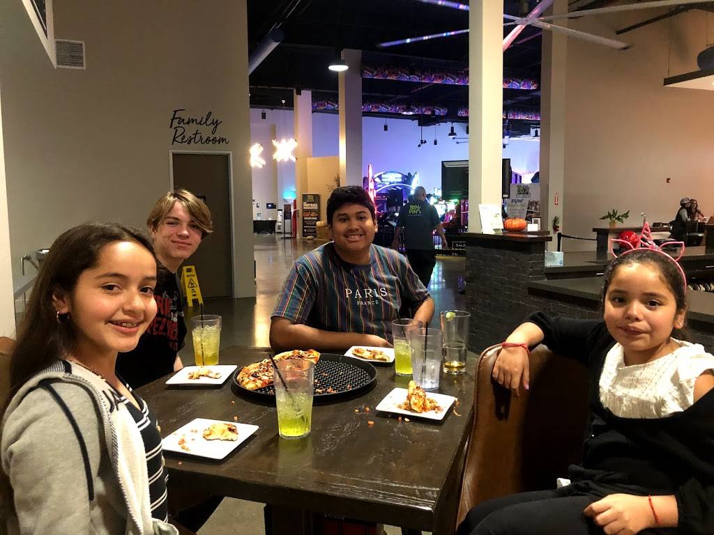 Ten Pin Fun Center | restaurant | 3700 Countryside Dr, Turlock, CA 95382, USA | 2098508500 OR +1 209-850-8500