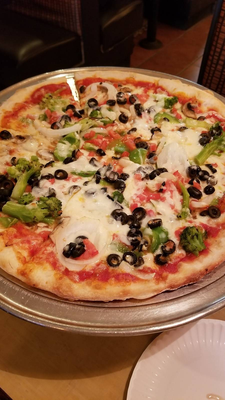 Burke Street Pizza | restaurant | 3352 Robinhood Rd, Winston-Salem, NC 27106, USA | 3367604888 OR +1 336-760-4888