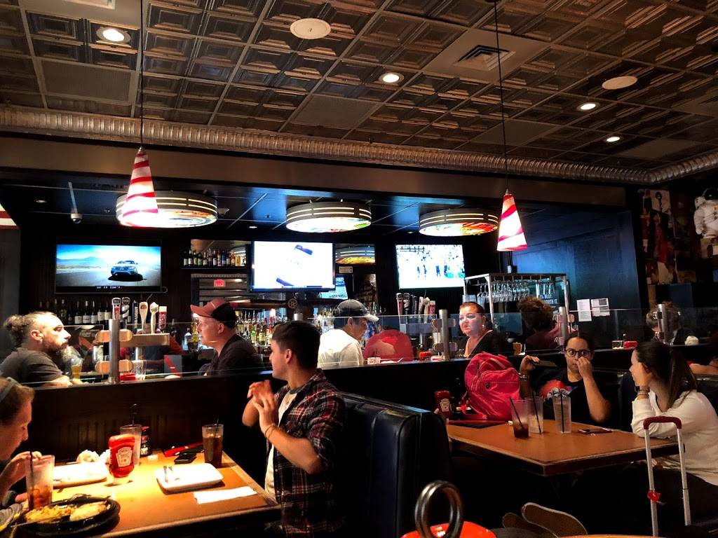 TGI Fridays | restaurant | 4200 NW 21st St Gate D-36, Miami, FL 33122, USA | 3058691460 OR +1 305-869-1460