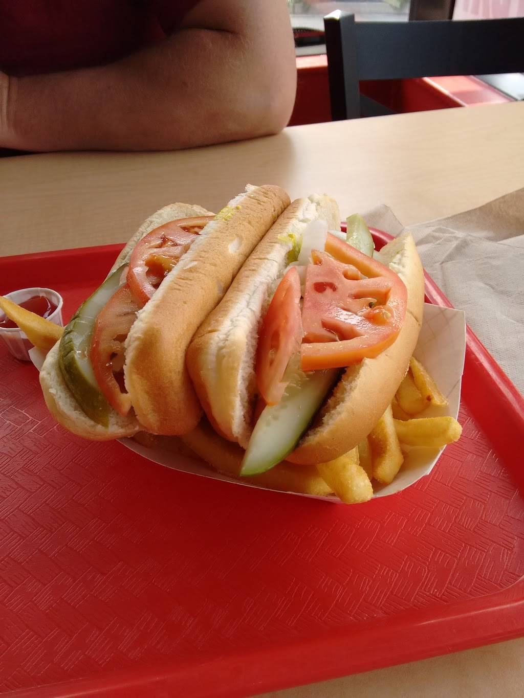 Tommys Red Hots | restaurant | 191 Randall Rd, Lake in the Hills, IL 60156, USA | 8476584088 OR +1 847-658-4088