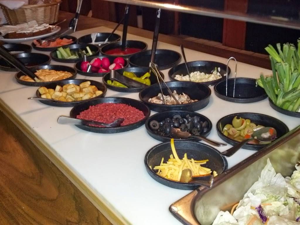 Country Heights Supper Club | restaurant | 1152 Badger Rd, Hazel Green, WI 53811, USA | 6087484687 OR +1 608-748-4687