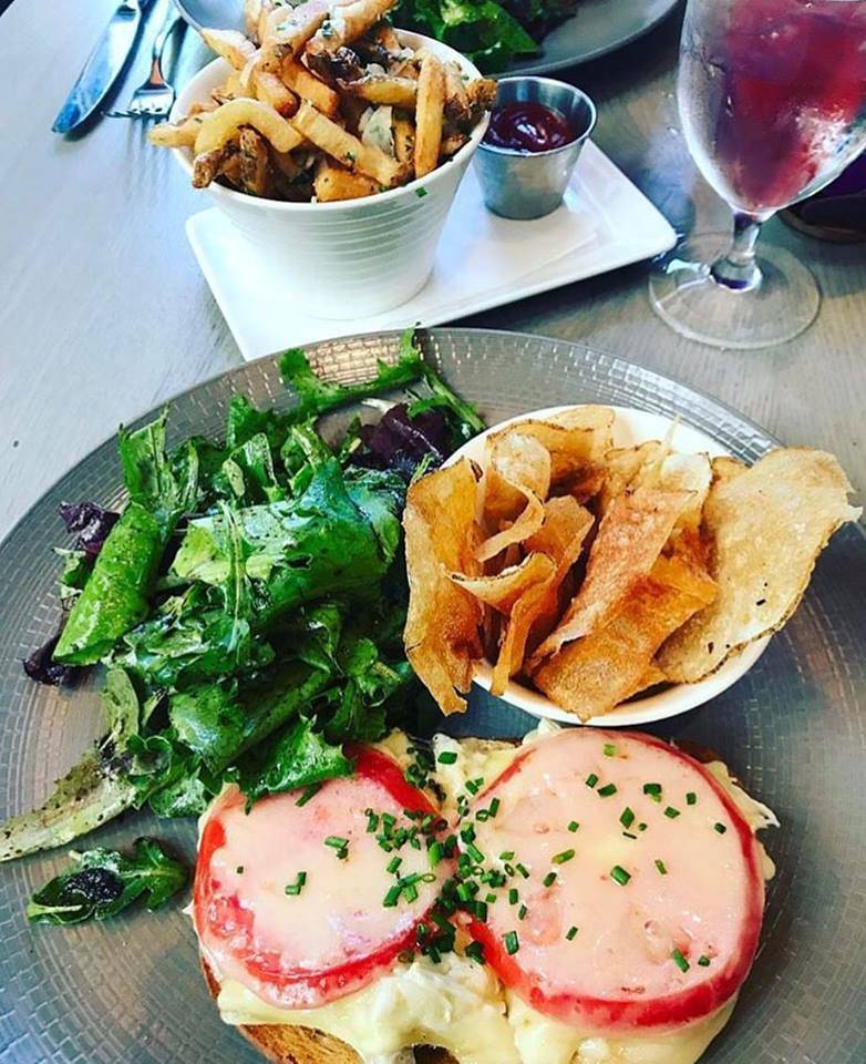 Eagle Village Shops | shopping mall | 503 Lancaster Ave, Wayne, PA 19087, USA | 6102932012 OR +1 610-293-2012