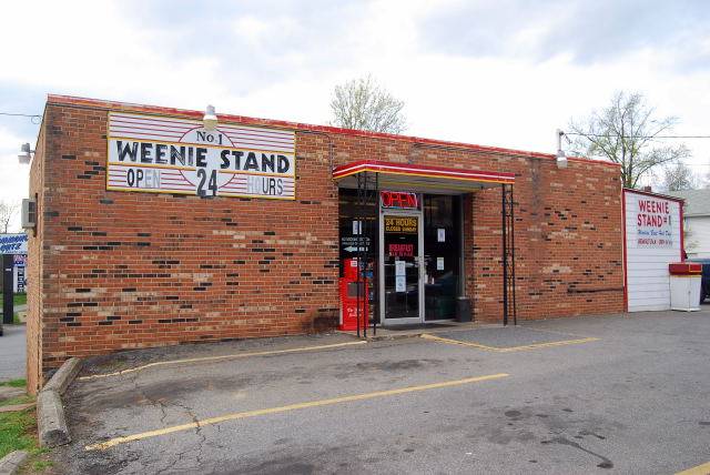 Weenie Stand | restaurant | 201 Alleghany Ave, Lynchburg, VA 24501, USA | 4345289054 OR +1 434-528-9054