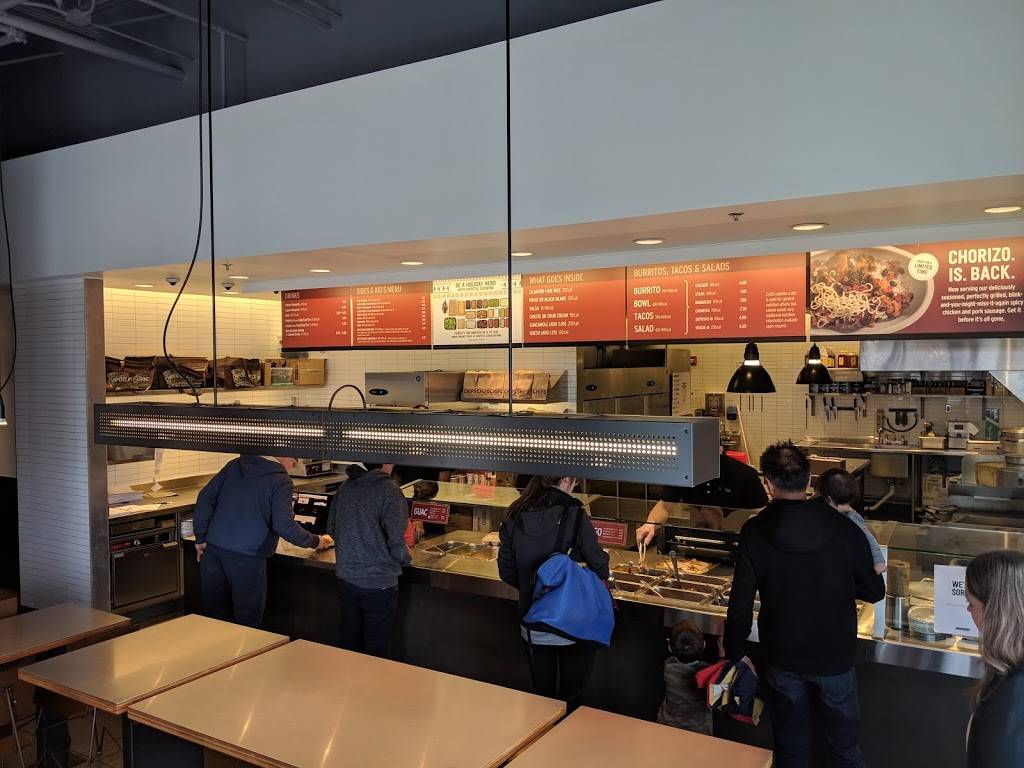 Chipotle Mexican Grill | restaurant | 3450 Dodge St, Dubuque, IA 52003, USA | 5635822841 OR +1 563-582-2841
