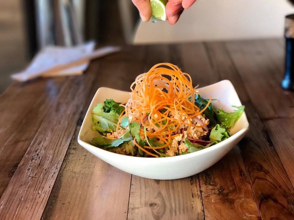 Hands On Modern Thai & Sushi bar | restaurant | 5056 W Irving Park Rd, Chicago, IL 60641, USA | 7732058335 OR +1 773-205-8335