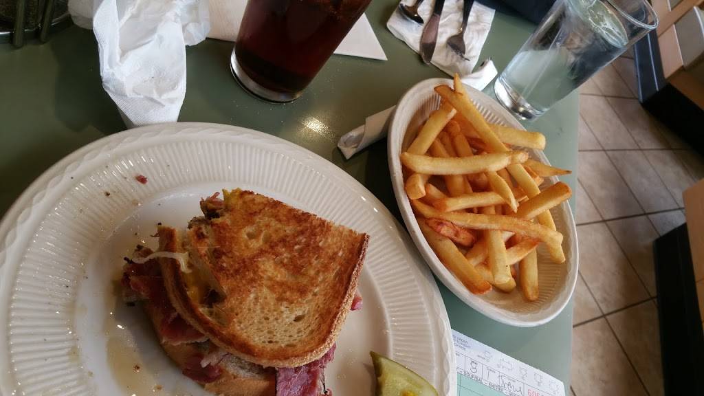 Louies Ham & Corned Beef | restaurant | 165 S Main St, Mt Clemens, MI 48043, USA | 5864636668 OR +1 586-463-6668