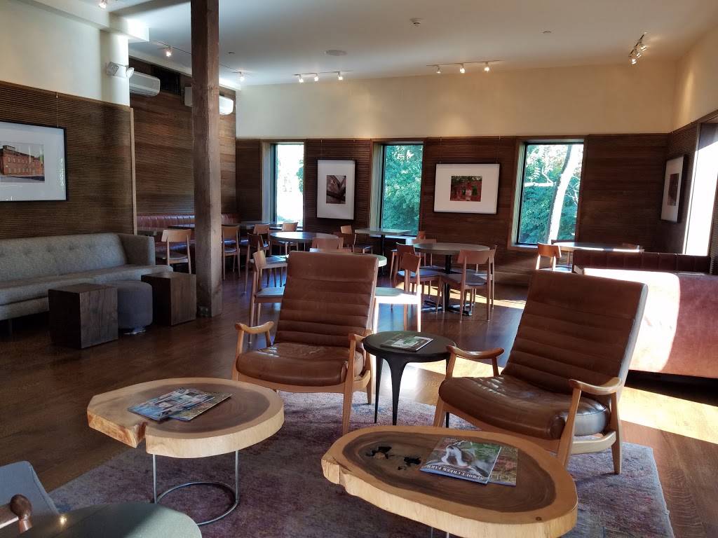 The Roundhouse | restaurant | 2 E Main St, Beacon, NY 12508, USA | 8457658369 OR +1 845-765-8369