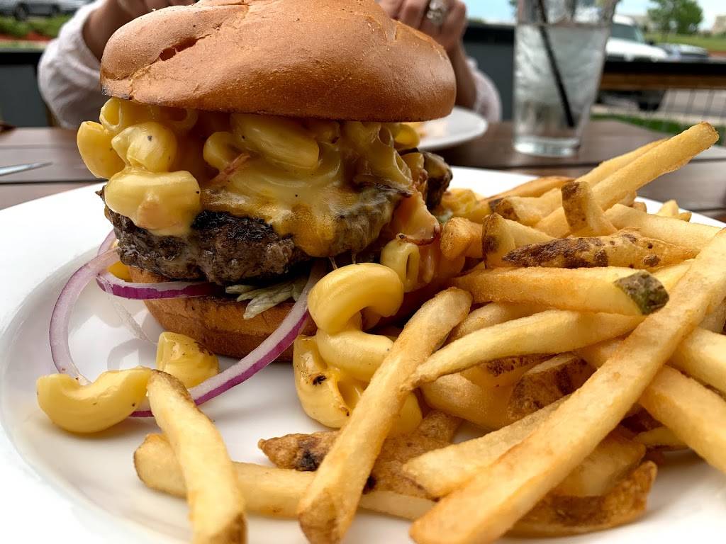 Brick House Tavern + Tap | restaurant | 19320 Cottonwood Dr, Parker, CO 80138, USA | 3038402285 OR +1 303-840-2285