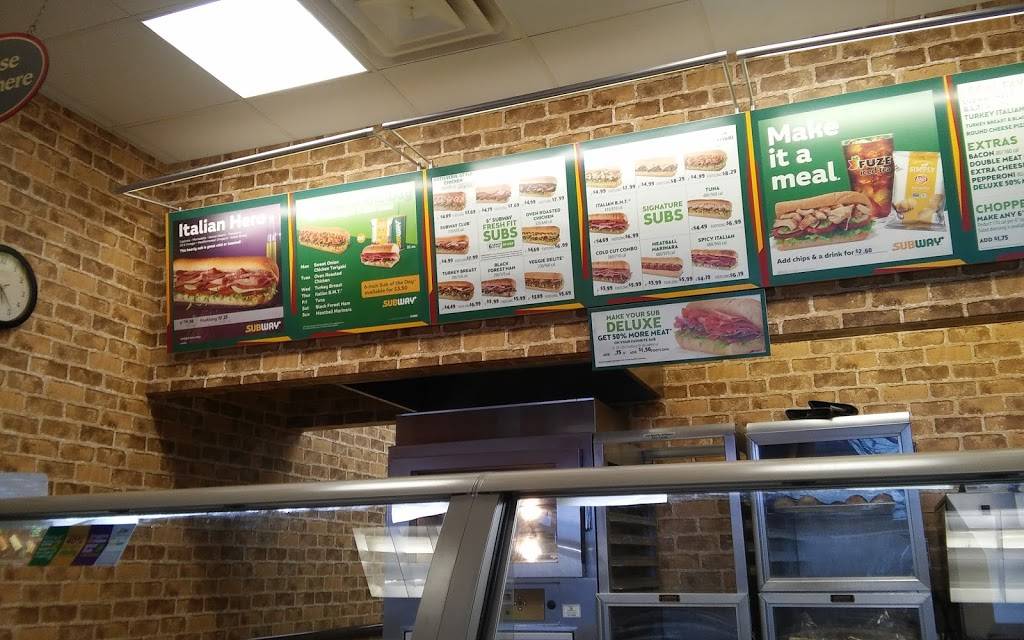 Subway | restaurant | 9290 Lee Rd, Brighton, MI 48116, USA | 8102253105 OR +1 810-225-3105