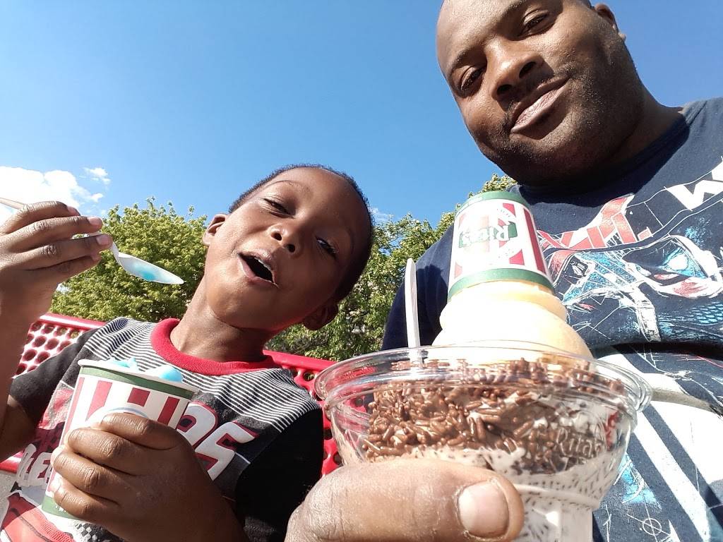 Ritas Italian Ice & Frozen Custard | restaurant | 8601 Frankford Ave, Philadelphia, PA 19136, USA | 2153311133 OR +1 215-331-1133