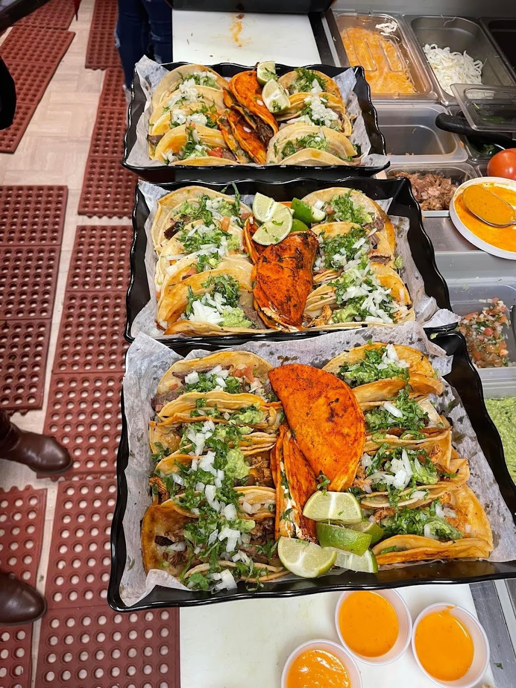 El gallo mexican deli | restaurant | 26 Selden St, Woodbridge, CT 06525, USA | 2032980682 OR +1 203-298-0682