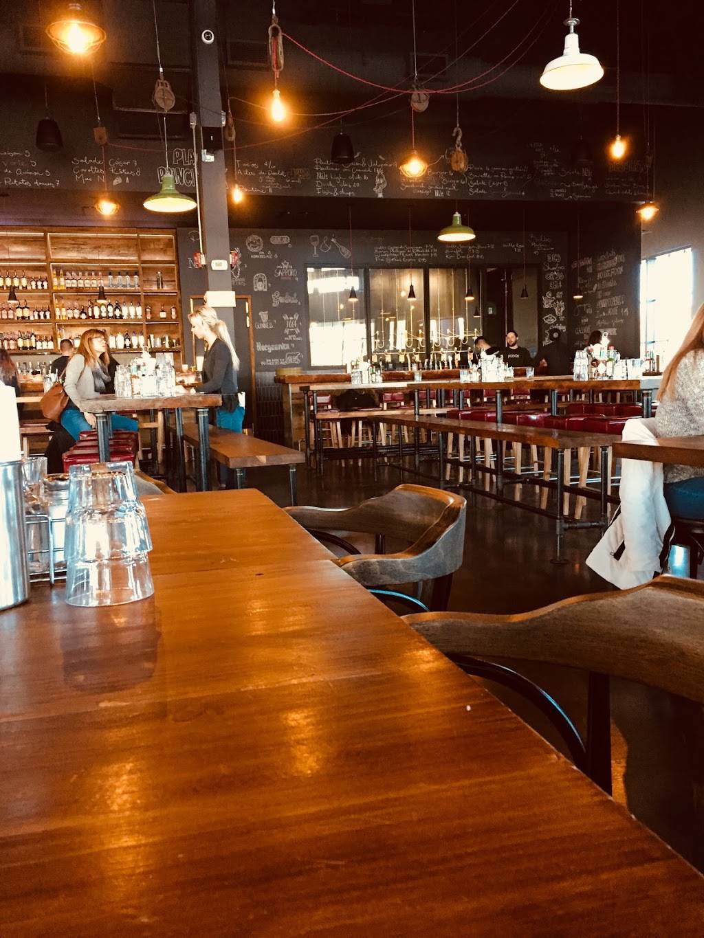 Mile Public House Blainville | restaurant | 1437 Boulevard Michèle-Bohec #101, Blainville, QC J7C 0M4, Canada | 4504191017 OR +1 450-419-1017