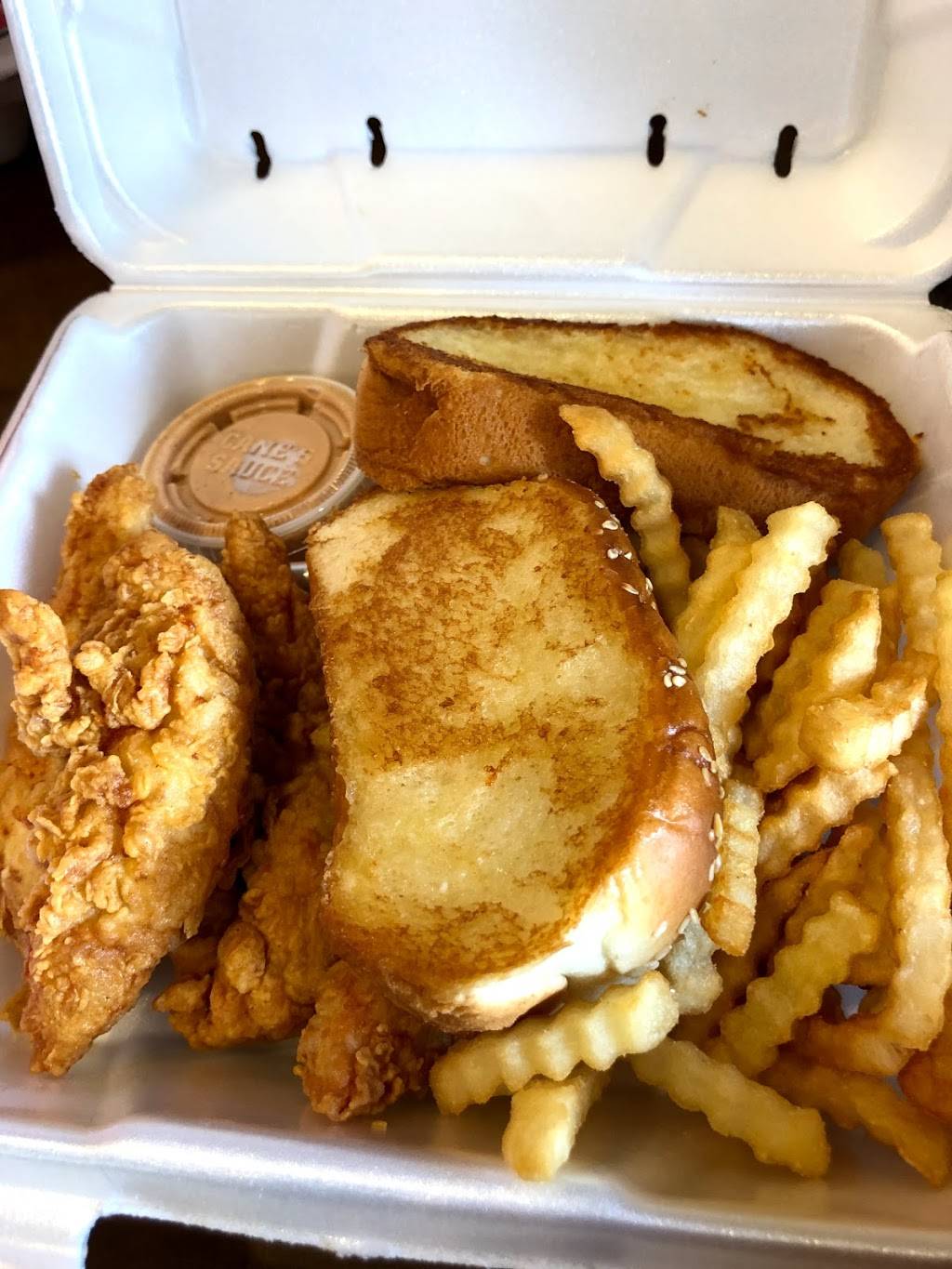 Raising Canes Chicken Fingers | meal takeaway | 4100 Monarch Way f, Norfolk, VA 23508, USA | 7576834821 OR +1 757-683-4821