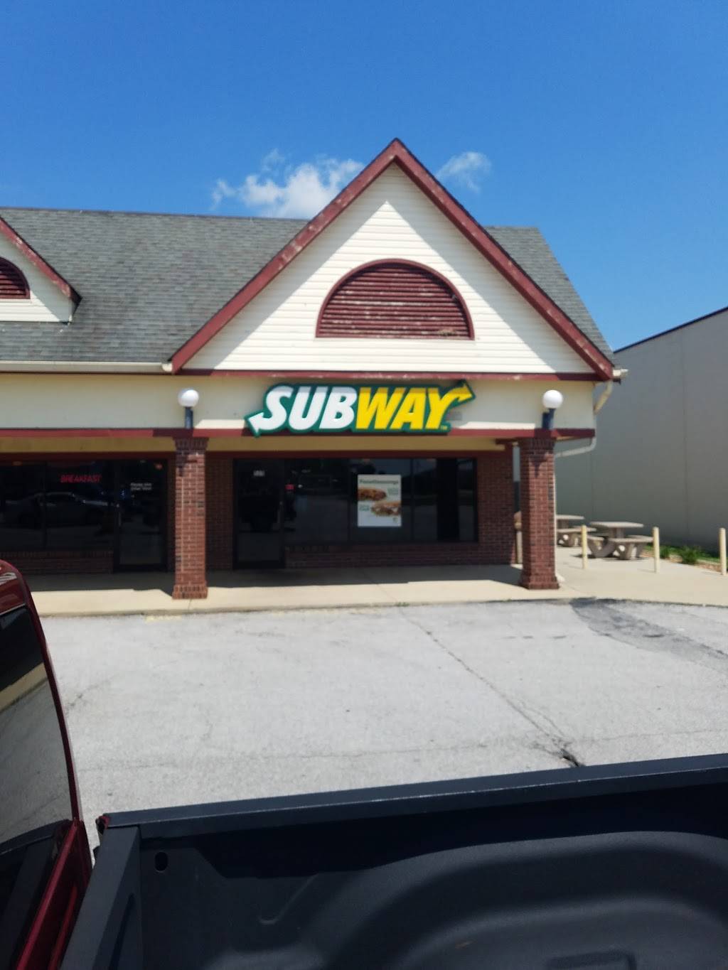 Subway | restaurant | 525 Troy Plaza, Troy, IL 62294, USA | 6186678152 OR +1 618-667-8152