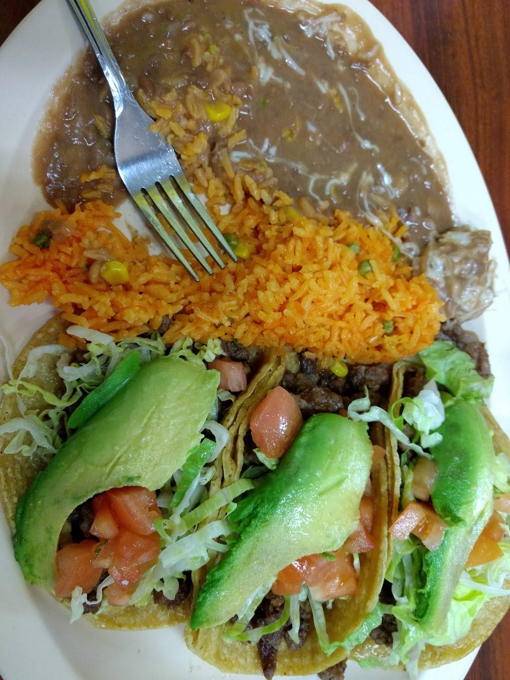 Rockys Tacos | meal takeaway | 3111 W Montrose Ave, Chicago, IL 60618, USA | 7736045067 OR +1 773-604-5067