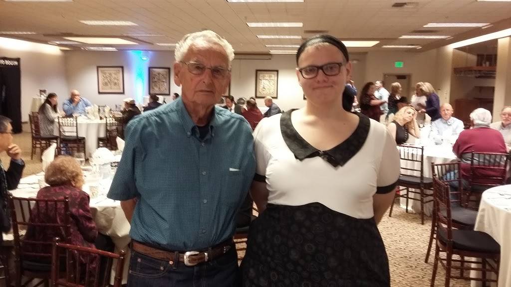 Red Brick Bar & Grill | night club | 153 S Broadway, Turlock, CA 95380, USA | 2096671561 OR +1 209-667-1561