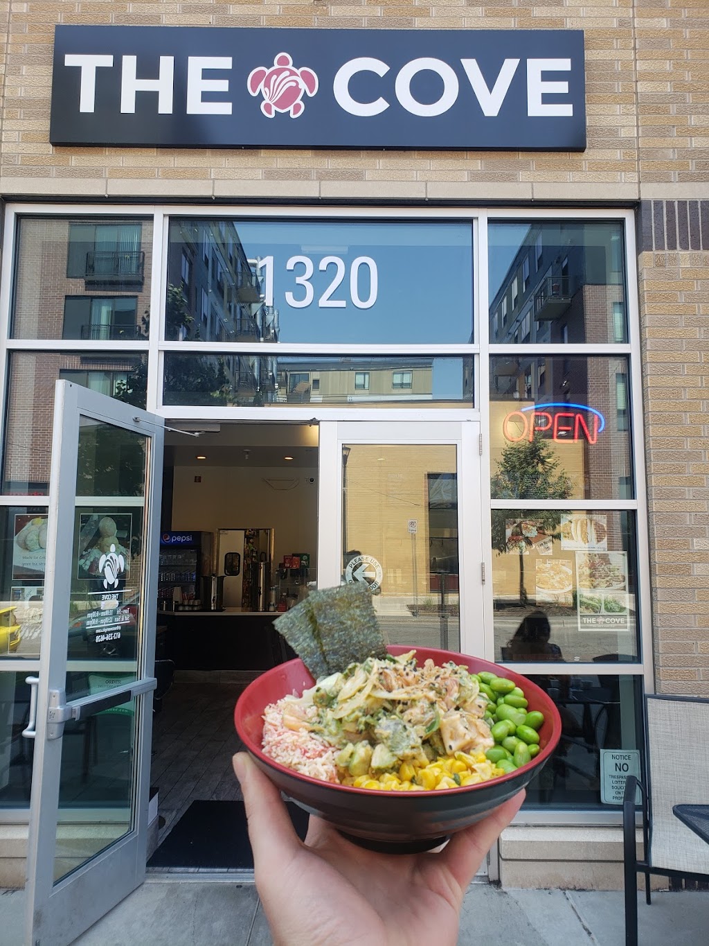 The Cove | restaurant | 1320 5th St SE, Minneapolis, MN 55414, USA | 6122364628 OR +1 612-236-4628