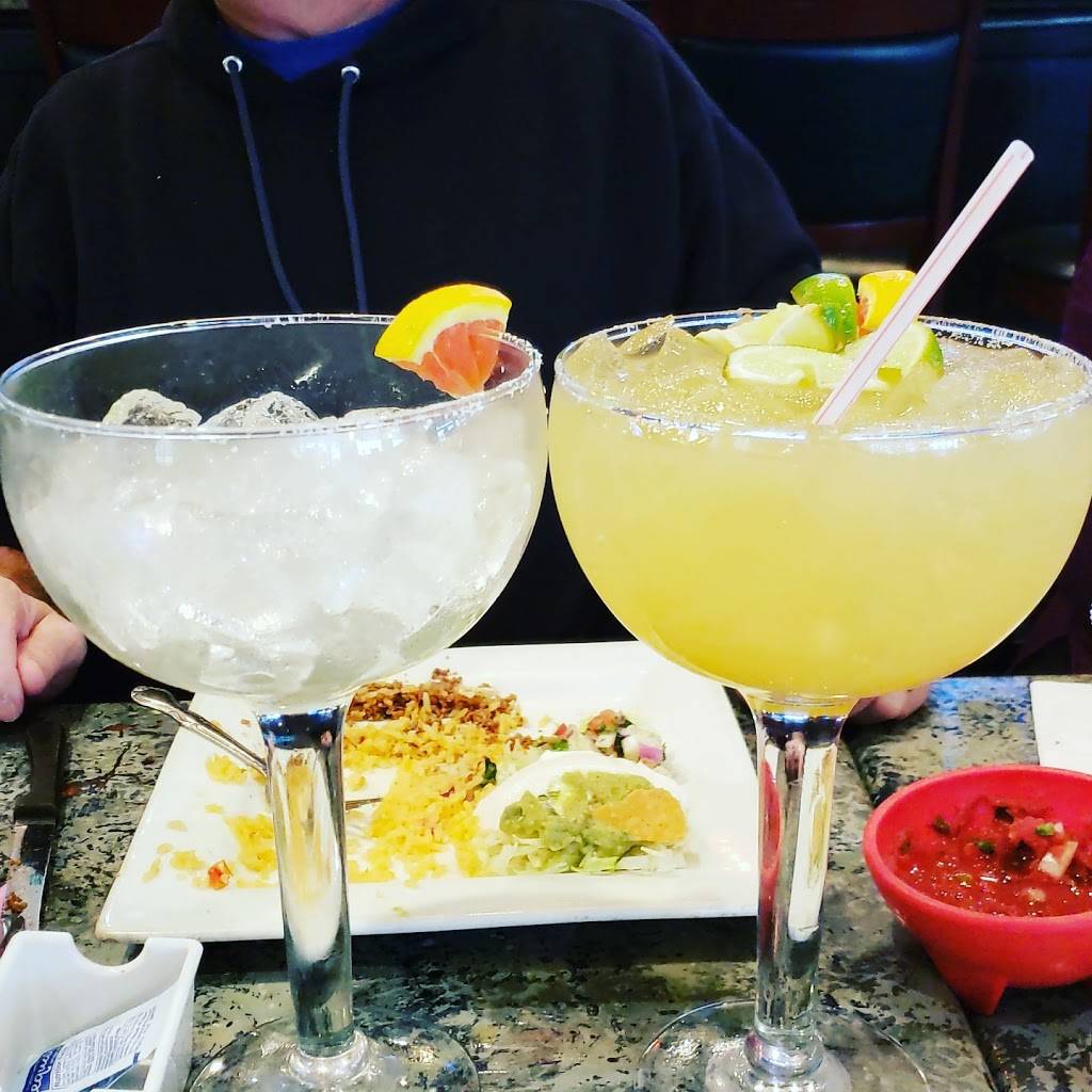 Mariachi Mexican Restaurant Bar and Grill | restaurant | 1818 W War Memorial Dr, Peoria, IL 61614, USA | 3094313109 OR +1 309-431-3109