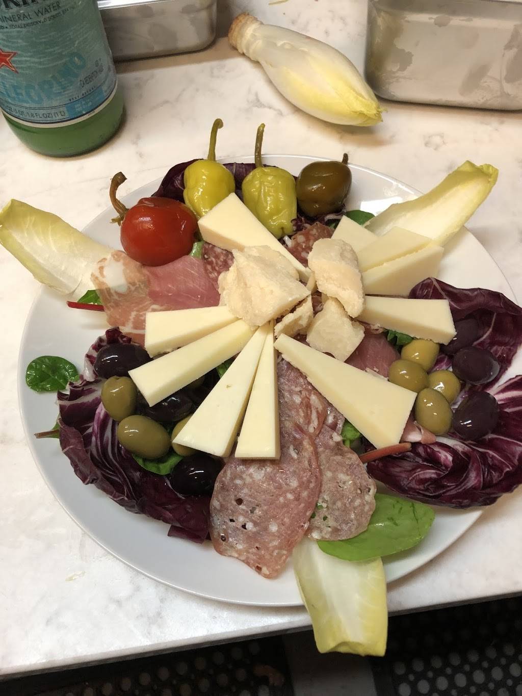 Four seasons trattoria Hyannis | restaurant | 350 Stevens St, Hyannis, MA 02601, USA | 5087718888 OR +1 508-771-8888