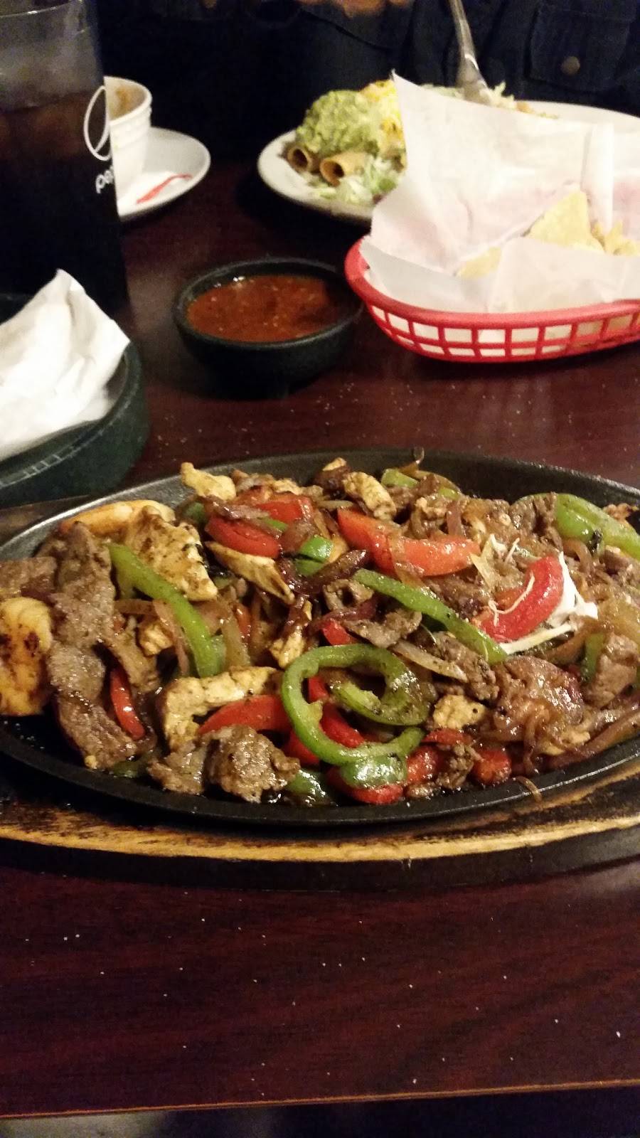 Cucas Mexican Food | restaurant | 119 Riverside Ave, Rialto, CA 92376, USA | 9095620207 OR +1 909-562-0207