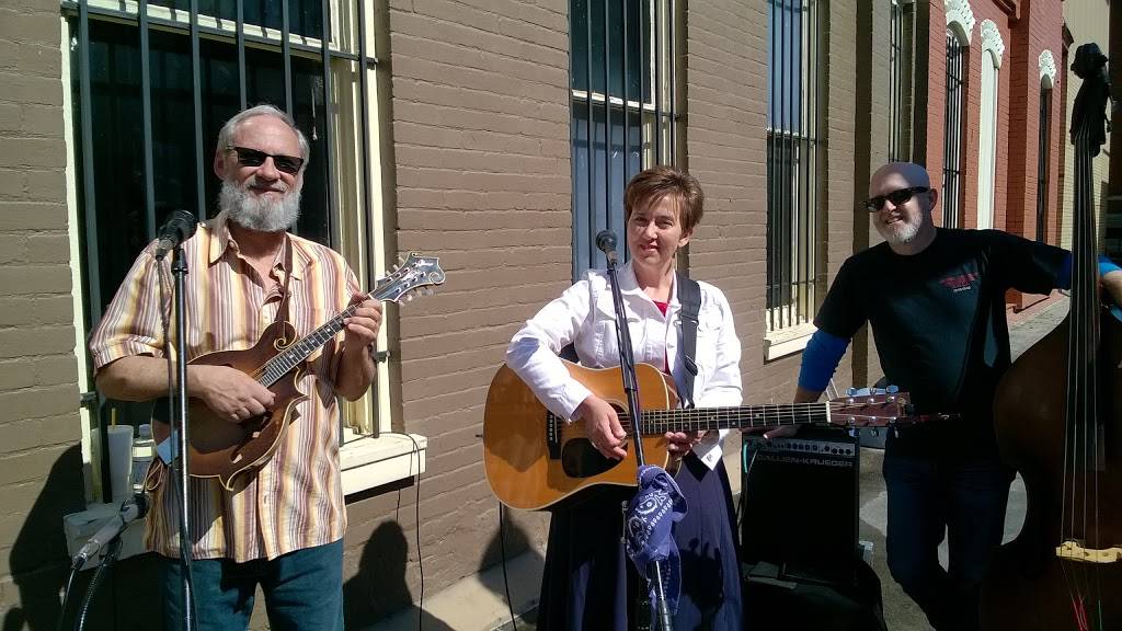 The Meeting Place Country Store | restaurant | 138 B West Main Street, UPPER LEVEL OF THE SKYMART, Morristown, TN 37814, USA | 8652072538 OR +1 865-207-2538