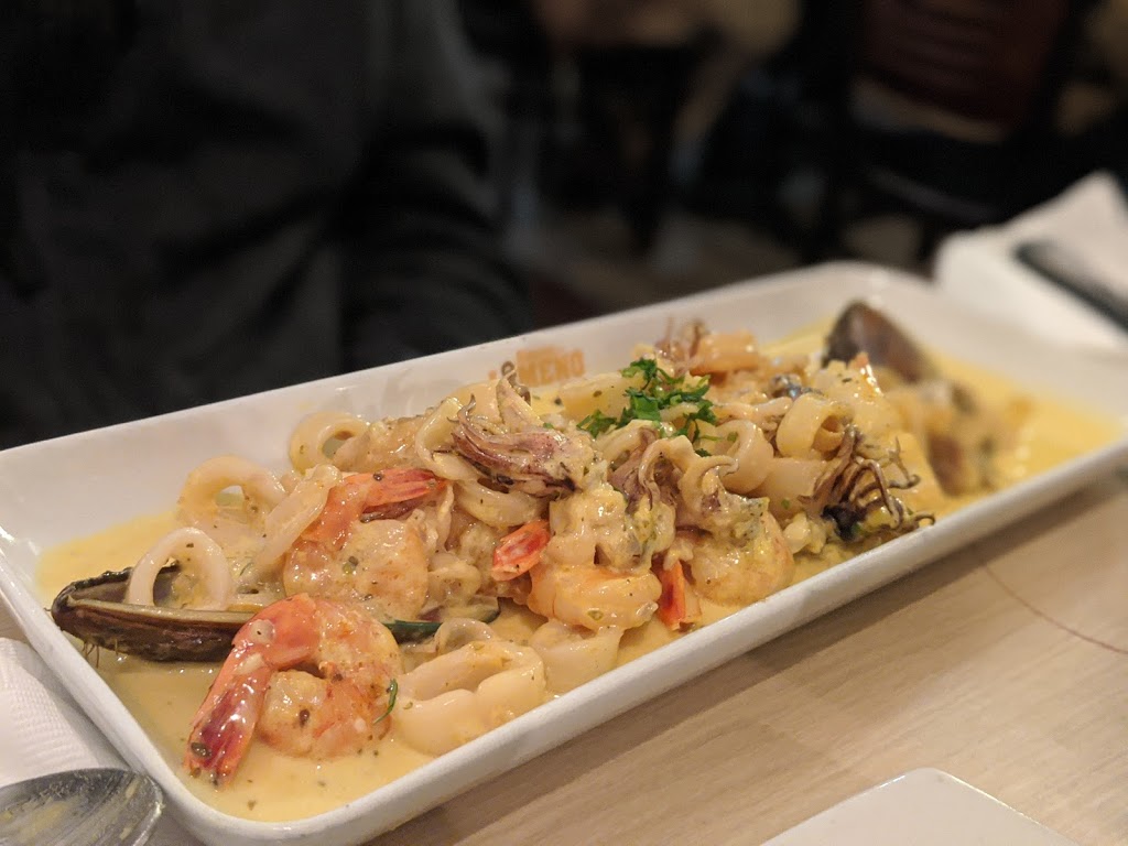 Rincon Limeño | restaurant | Day Square, 409 Chelsea St, East Boston, MA 02128, USA | 6175694942 OR +1 617-569-4942