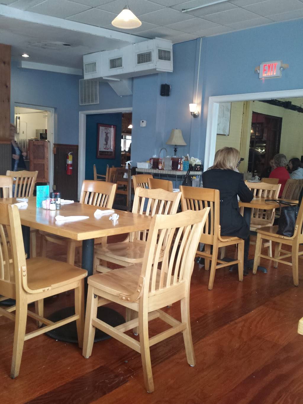 The Boll Weevil Cafe and Sweetery | restaurant | 10 James Brown Blvd, Augusta, GA 30901, USA | 7067227772 OR +1 706-722-7772