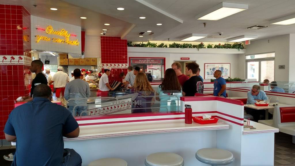 In-N-Out Burger | restaurant | 1364 Holiday Ln, Fairfield, CA 94534, USA | 8007861000 OR +1 800-786-1000