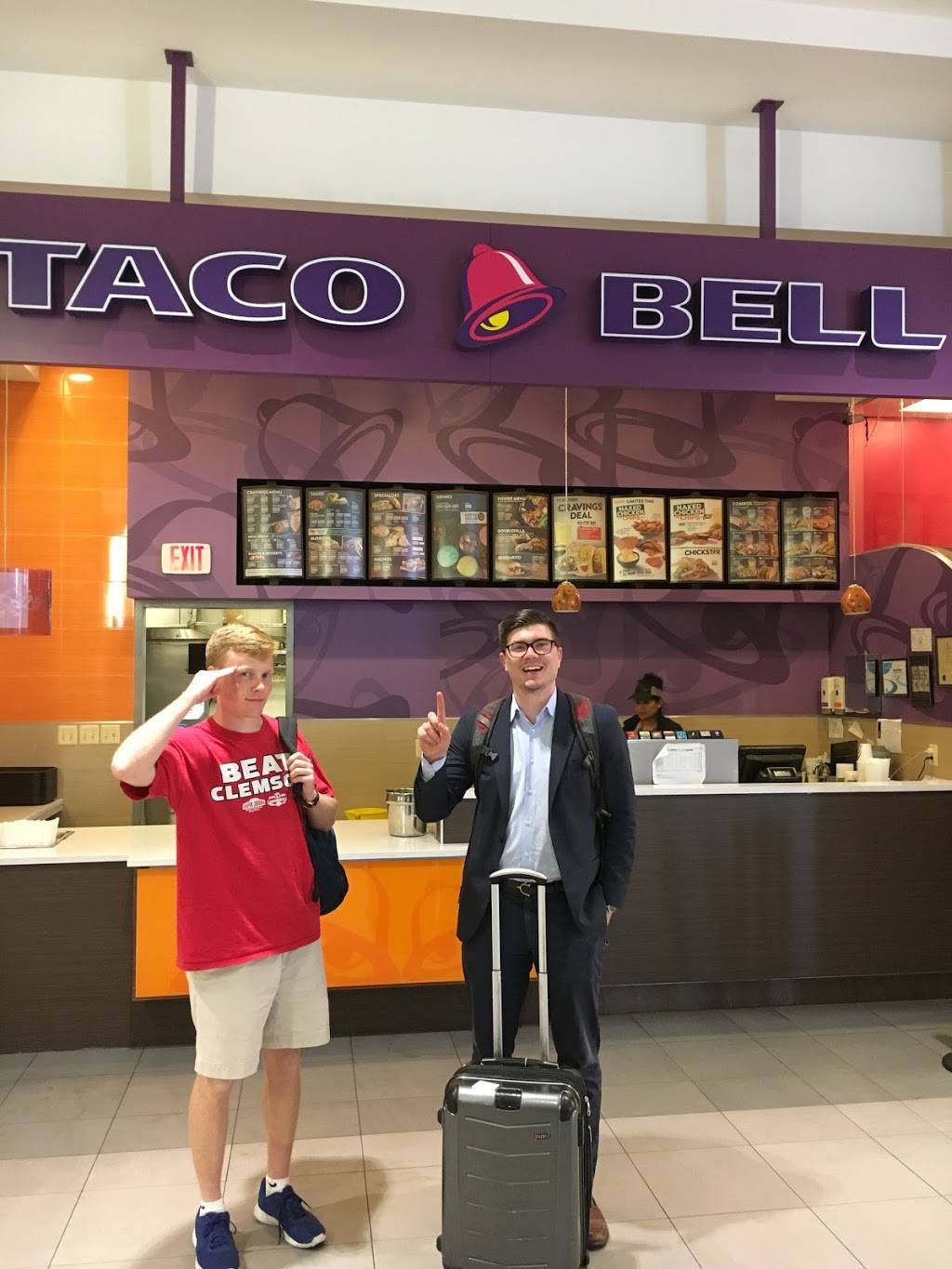 Taco Bell | restaurant | 1100 S Hayes St, Arlington, VA 22202, USA | 7034125893 OR +1 703-412-5893