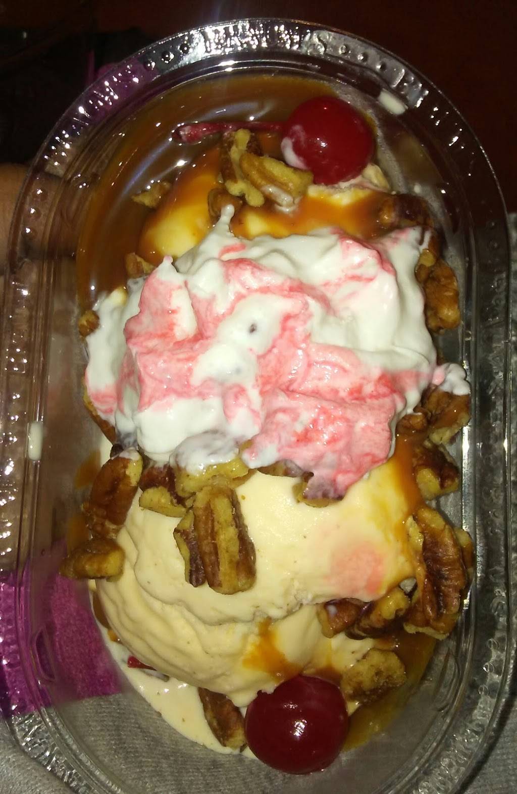 Braums Ice Cream & Burger Restaurant | restaurant | 2410 W Edmond Rd, Edmond, OK 73012, USA | 4053409288 OR +1 405-340-9288