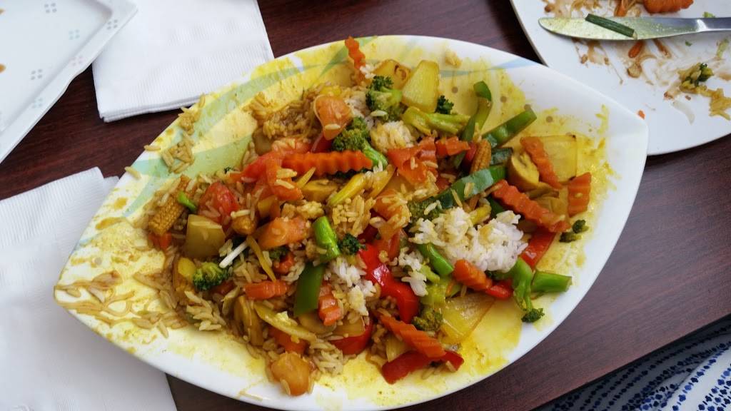 Simply Thai Restaurant | restaurant | 2470 US-67, Florissant, MO 63033, USA | 3149212179 OR +1 314-921-2179