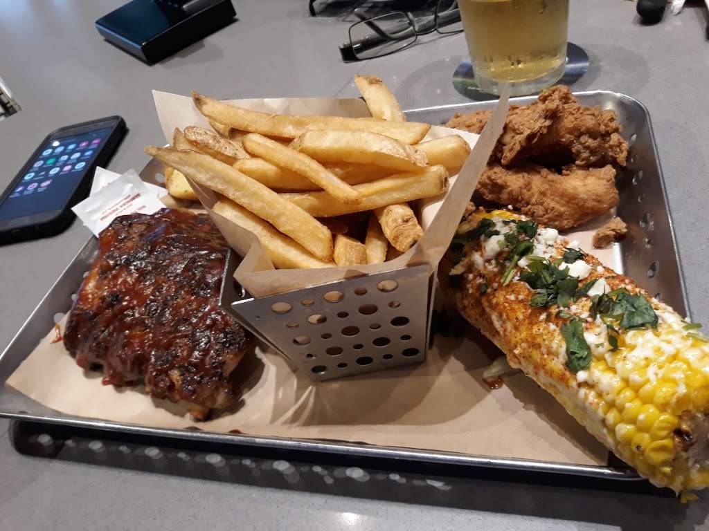 Chilis Grill & Bar | meal takeaway | 500 S St W, Raynham, MA 02767, USA | 5088246536 OR +1 508-824-6536