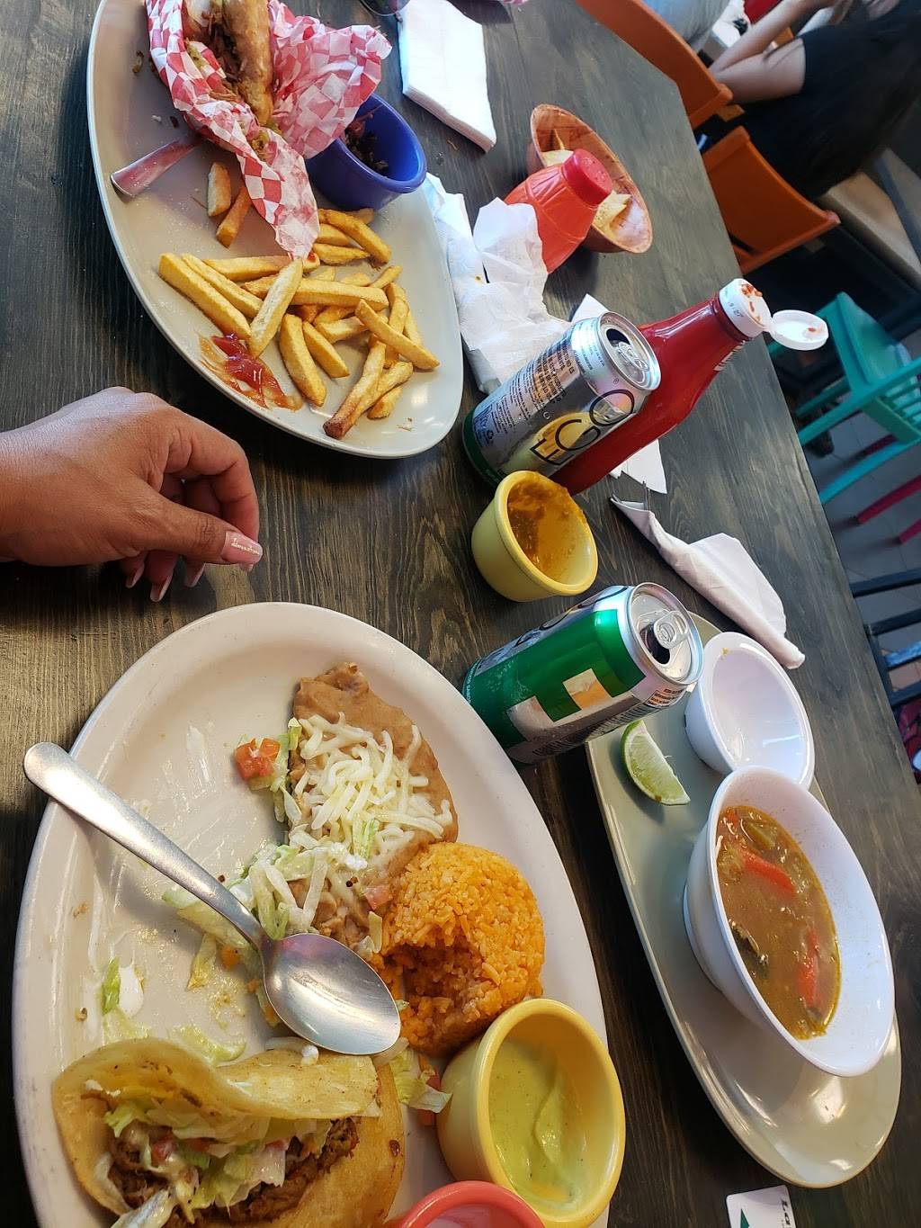 Rafas Burritos | restaurant | 11310 Montana Ave, El Paso, TX 79936, USA | 9155190253 OR +1 915-519-0253