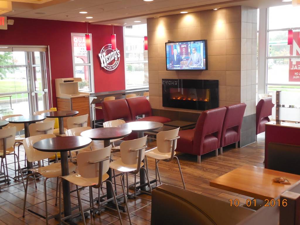 Wendys | restaurant | 7920 W 95th St, Hickory Hills, IL 60457, USA | 7084309525 OR +1 708-430-9525