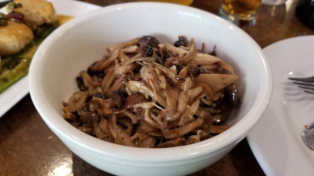 La Cigogne | restaurant | 215 Union St, Brooklyn, NY 11231, USA | 7188585641 OR +1 718-858-5641