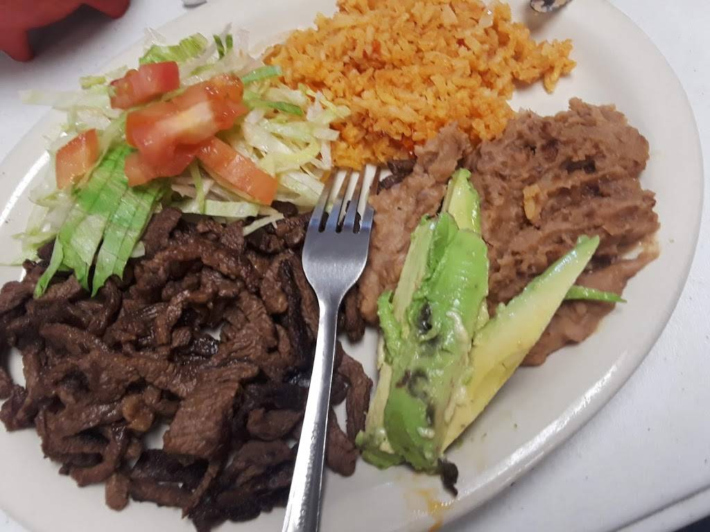 El Rinconcito | restaurant | 1401 S Brazos St, San Antonio, TX 78207, USA | 2102221350 OR +1 210-222-1350