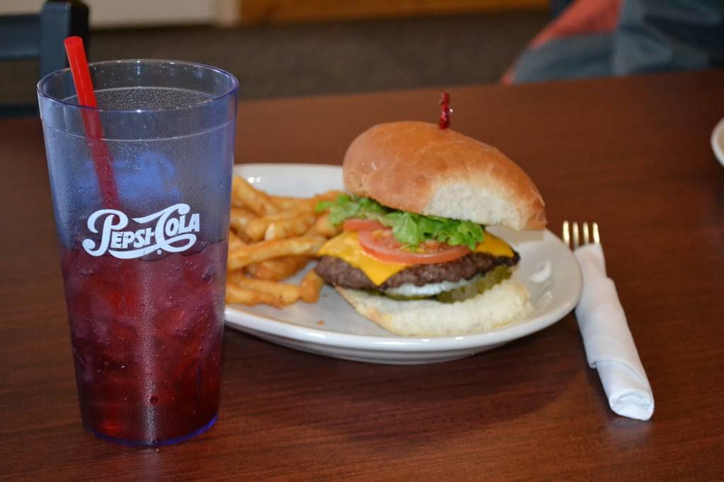 Todds Neighborhood Grill | restaurant | 207 3rd St, Parkersburg, IA 50665, USA | 3193468017 OR +1 319-346-8017