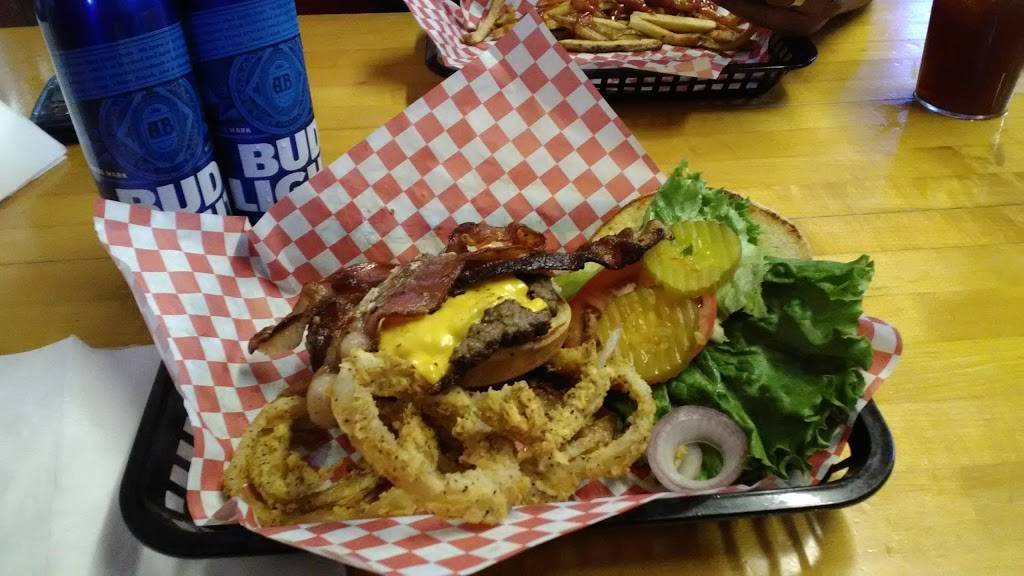 Dianas Burgers | restaurant | 2202 N Zarzamora St, San Antonio, TX 78201, USA | 2102512252 OR +1 210-251-2252