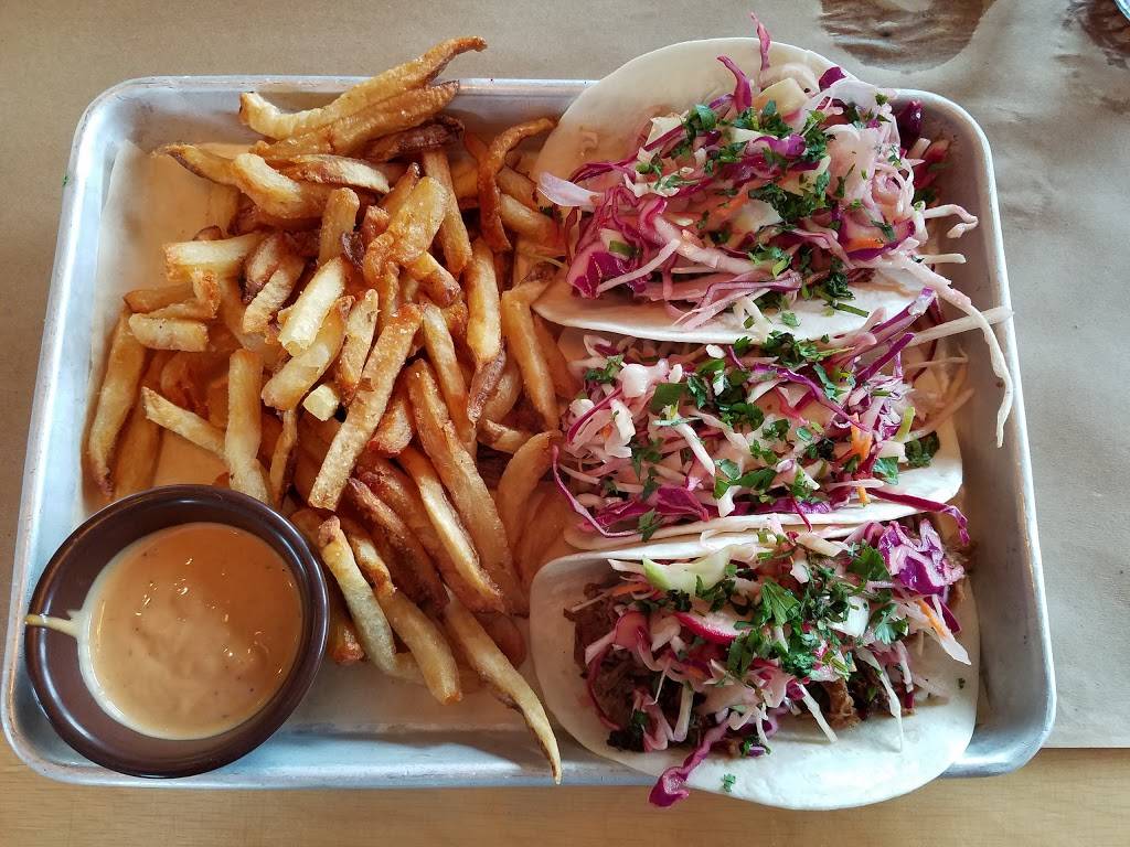 Fenton Fire Hall | restaurant | 201 S Leroy St, Fenton, MI 48430, USA | 8109360442 OR +1 810-936-0442