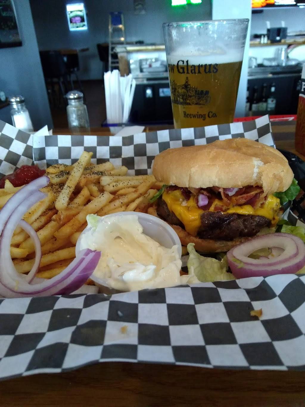 Villa Pizza & Family Restaurant | restaurant | 214 Viking Dr, Orfordville, WI 53576, USA | 6088793336 OR +1 608-879-3336