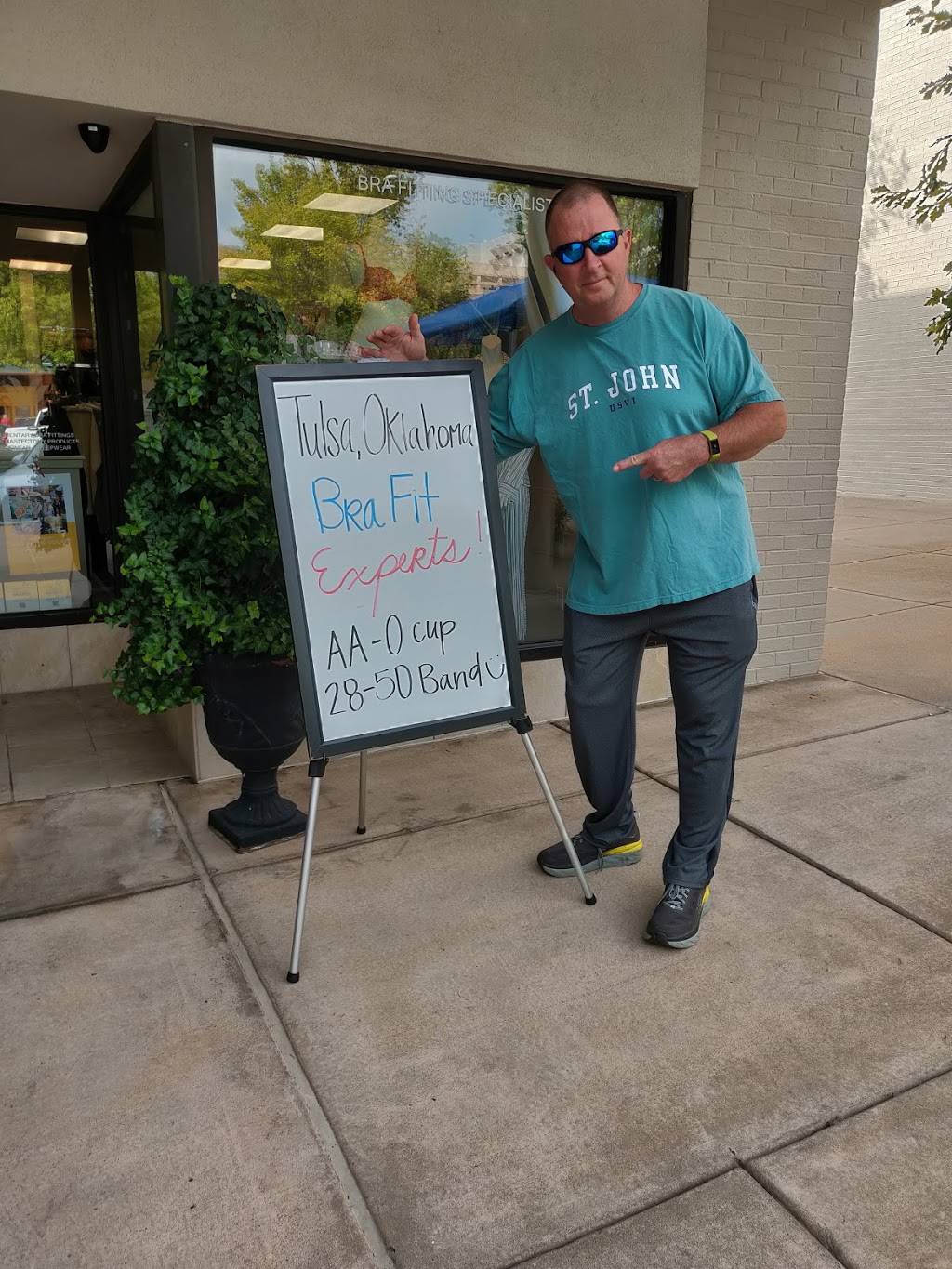 Muse Intimates | restaurant | 1876 Utica Square, Tulsa, OK 74114, USA | 9183923430 OR +1 918-392-3430