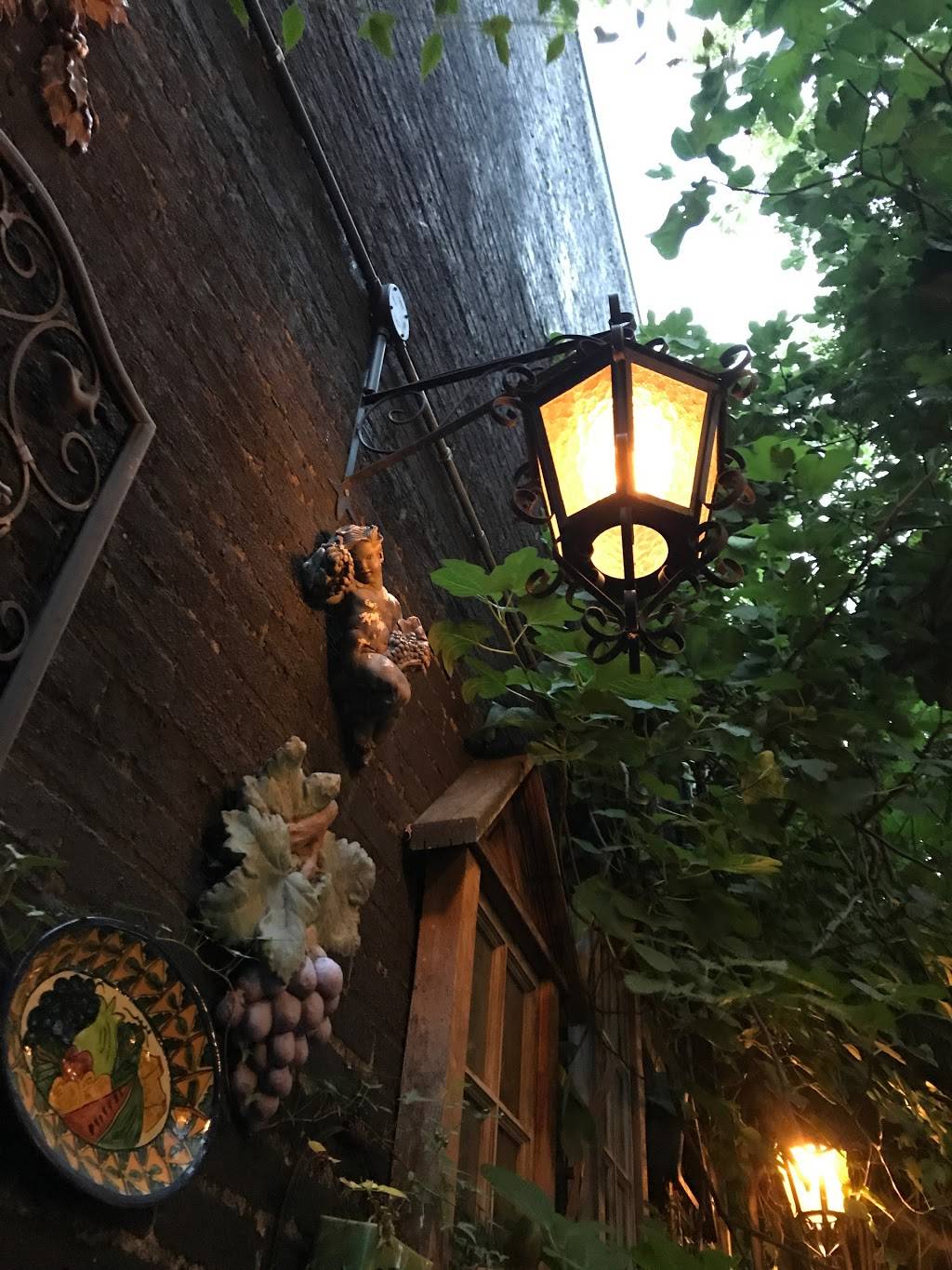 Khun Pics Bahn Thai | restaurant | 3429 SE Belmont St, Portland, OR 97214, USA | 5032351610 OR +1 503-235-1610