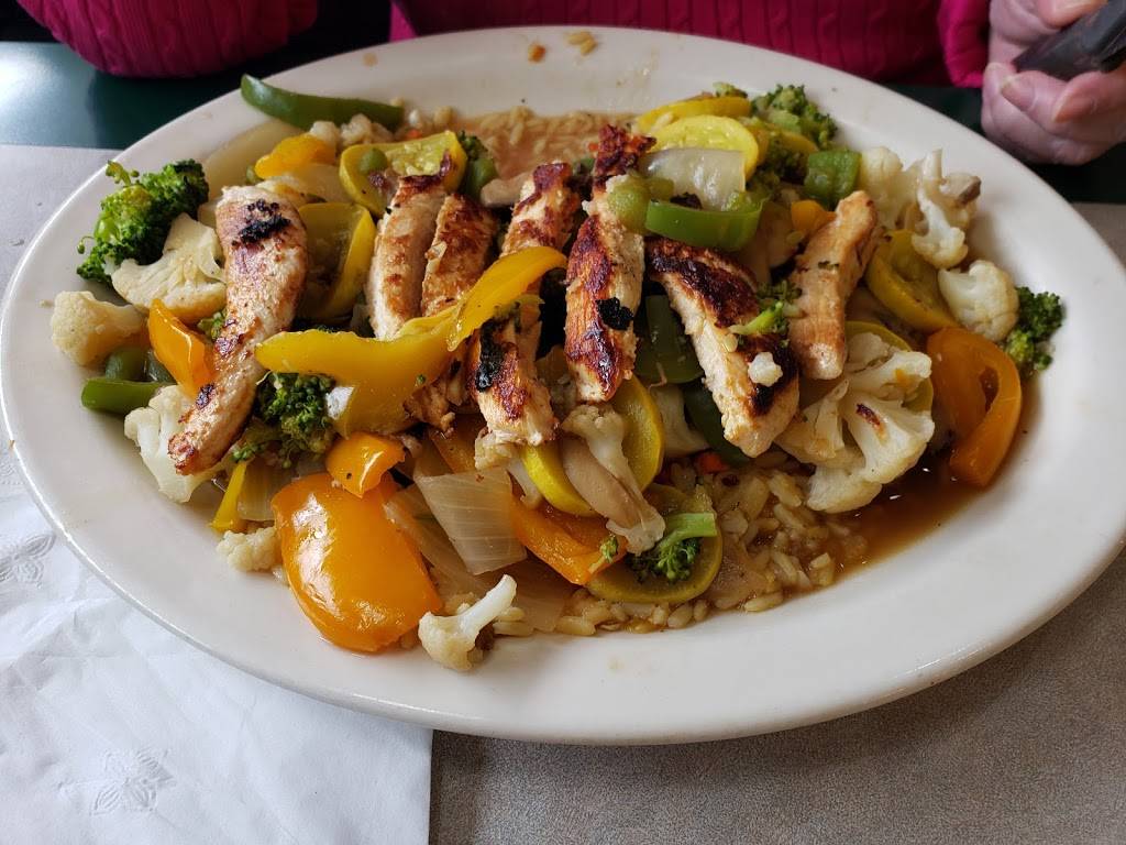 Roses Family Dining | restaurant | 31301 Harper Ave, St Clair Shores, MI 48082, USA | 5862969390 OR +1 586-296-9390