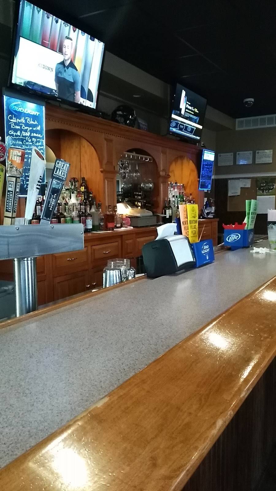 Newtown Village Tavern | restaurant | 6778 Main St, Cincinnati, OH 45244, USA | 5135619590 OR +1 513-561-9590