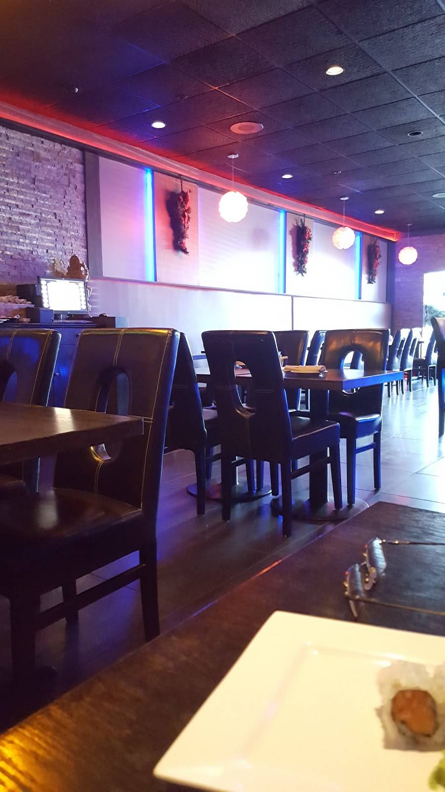 Kisoro Sushi Asian Fusion | restaurant | 227 Old Country Rd, Carle Place, NY 11514, USA | 5167478880 OR +1 516-747-8880